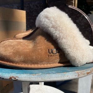 Ugg never worn fleece slippers